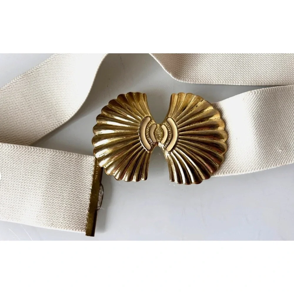 Vintage 80s Cream Elastic Cinch Belt M Gold Enamel Seashell Buckle Nautical GUC
